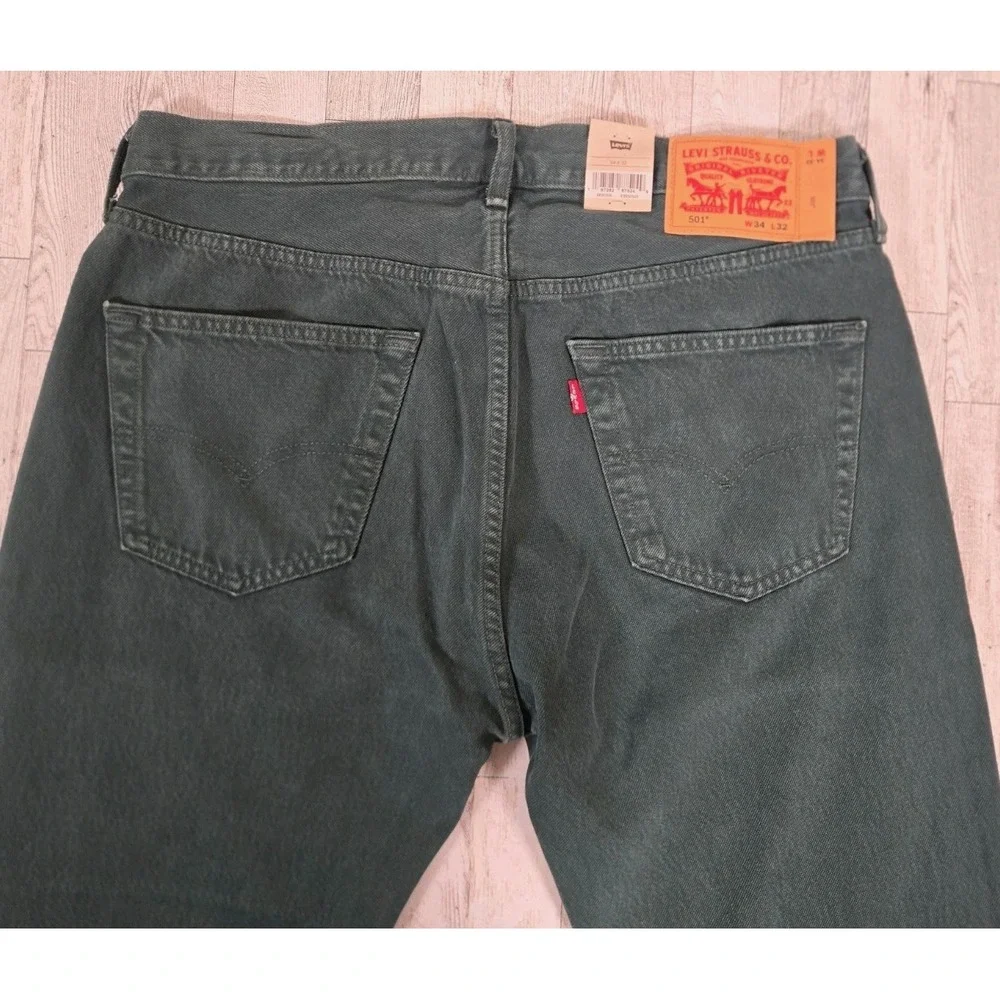 Levi's 501 Mens Jeans 34x32 Sits at Waist Relaxed Thigh Straight Leg GREEN
